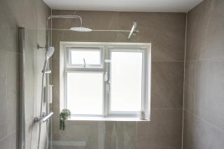 Bungalow in Village Location, near wild swimming lakes, dog friendly sleeps 6 - Woolaston - 2