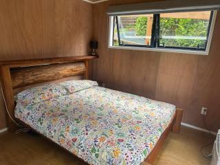 The Little Blue Haus - Pet Friendly Eco Pad, Nelson, NZ - 8