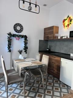 Fiesta Apartment on Franka 2BR-6P - Lviv - 7