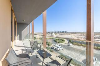 Free housekeeping visits during your stay - StayShort - Tranquil 1BR in Dubai South - Perfect for 2 - 7