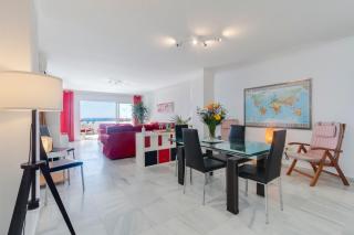 Superb Large Apartment on the Beach - 3