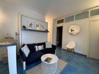 Fetta di Limone Apartment with AC and Patio - 7