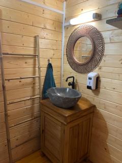 Les Chalets de Marie 974- Jacuzzi SPA privatif dans le chalet , sans vis à vis , vue mer - 3