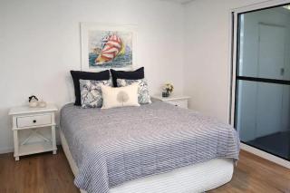 Seaside Serenity - Luxury Beachfront Home - 4