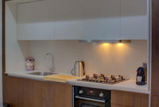 Charming Seaside Apartment with Pool & Direct Beach Access - 9