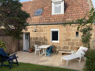 Maison bretonne à 200m de la superbe plage Saint-Guirec à Ploumanac'h - Réf 328 - 2