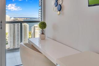 Gorgeous Bay & City view condo in Brickell with Free SPA - 4
