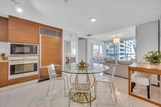 Gorgeous Bay & City view condo in Brickell with Free SPA - 3