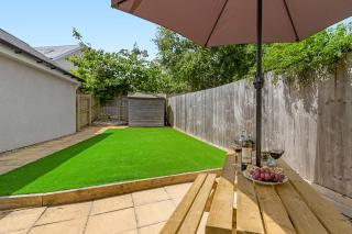 Harbour Reach, Coastal Path to Berry Head & Marina - 8