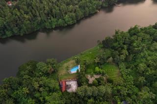 Theeram Riverside Holiday Home - 9