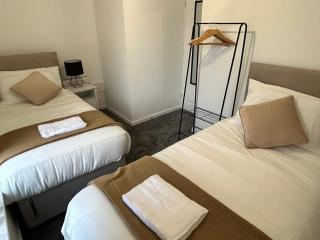 Contractors, Discounts, Free Parking, 4 BR, Sleep7 - 6