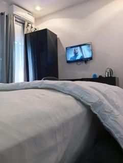 Heirloom Luxury Hotel and Apartments - 5