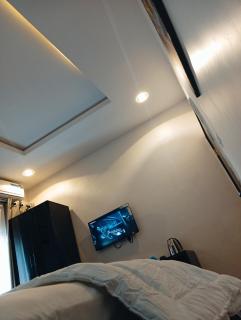 Heirloom Luxury Hotel and Apartments - 4