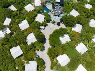 Kokomo Botanical Resort - Caribbean Family Cottages - 2