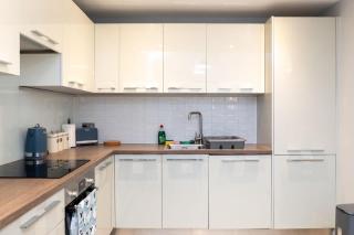 Modern 2 Bed Flat - WiFi - Town Centre - Free Parking - 8