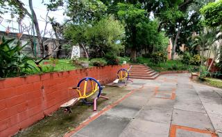 KR apartment wifi netflix parking pool - 6