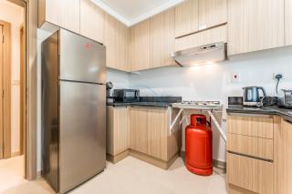 Well-Connected, Family-Friendly Community with Resort-Style Amenities, Minutes from Major Malls and Al Maktoum International Airport - Damac Hills 2 Amargo, Damac Hills 2 by Deluxe Holiday Homes - 4