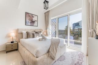 Well-Connected, Family-Friendly Community with Resort-Style Amenities, Minutes from Major Malls and Al Maktoum International Airport - Damac Hills 2 Amargo, Damac Hills 2 by Deluxe Holiday Homes - 2