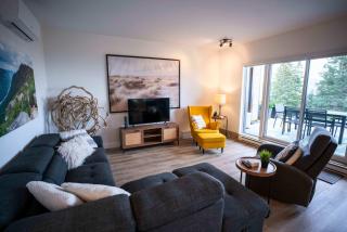 Terrace Condo with River View and Pool - 4