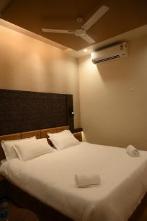 Shettar's Kusum Resort - Badami - 6