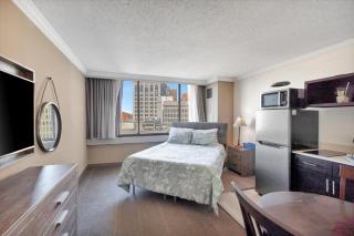 Modern Studio • Gym • Pool Table • Free Parking - 6