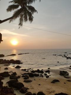 Om Ganesh Guest House Cliffside - 8