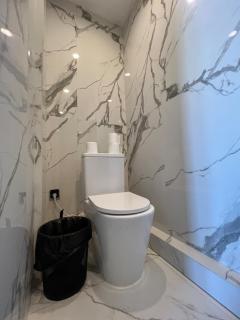 Panoramic Balcony Apartment - 3