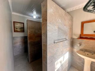 Farm stay at Thyme Cottage on Haldon Estate - 2