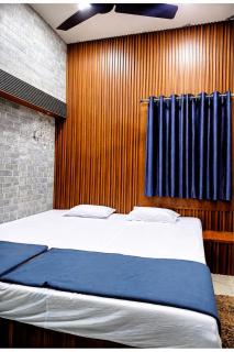 Hotel P-V-R BBSR - In Front OFF Station - Best Quality Hotell - 7