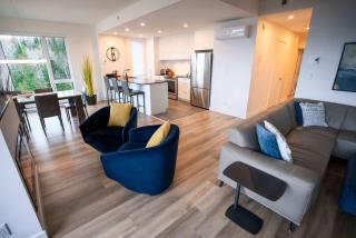 High-End Condo - River View & Lounge - 3