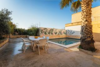 San Lawrenz Farmhouse Rustic Retreat with Pool - 4