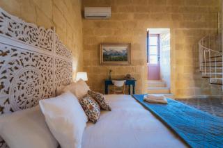 San Lawrenz Farmhouse Rustic Retreat with Pool - 2