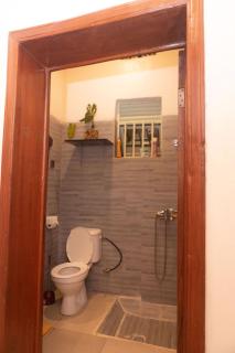 Serene & Cozy Room two of three with shared bathroom in a shared home - 8