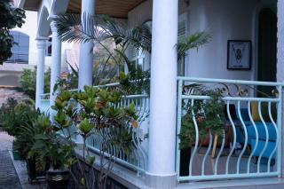 Serene & Cozy Room two of three with shared bathroom in a shared home - 1