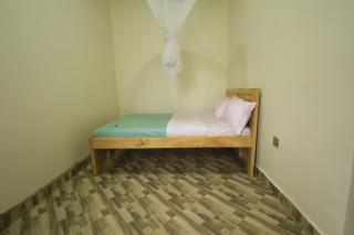 Kasese Airstrip Homestay - 3