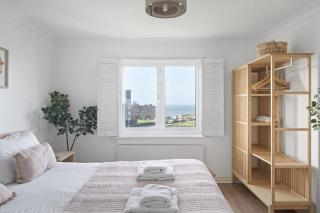 Apartment Sea Views & Parking Walk to Fistral - 9