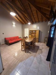 Alojamiento con pileta Mesas - 1