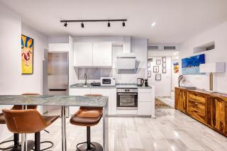 2 bedroom in Puerto Banus with open sea views - 2