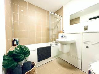 Central Haven Stay Two Bedroom Apt - 5