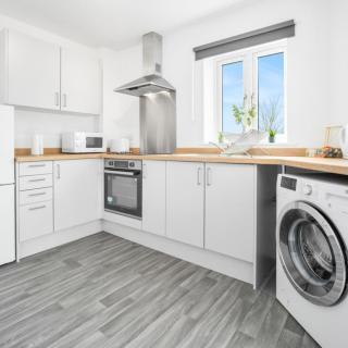 Two Bed Apartment - Sleeps 3 - Parking - Netflix - WIFI 50C - 5