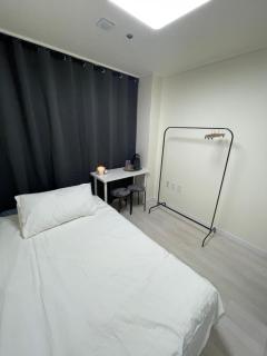 홍대역 도보 12분 Just 800m from Hongdae Station Line2 - 5