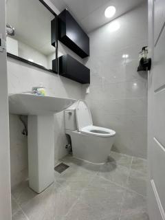 홍대역 도보 12분 Just 800m from Hongdae Station Line2 - 3