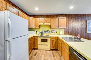 Near Manistee National Forest! Retro Cabin Retreat - 1