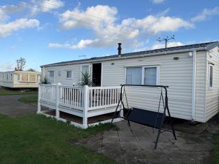 Coastal Beachfront Caravan - 5