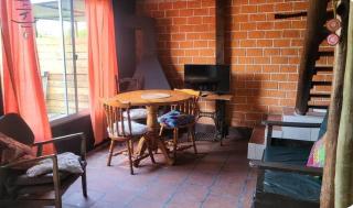 Cabaña de 2 pisos al fondo con entrada y patio independiente - 4