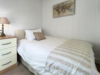 19 Salcombe Retreat - 1