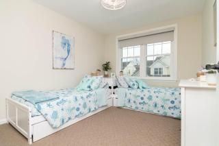 Family Oasis Minutes from the Beach with Parking and Access to Pool and Tennis Courts - 4