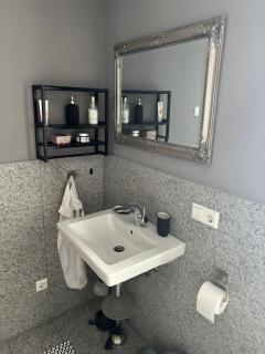 Bretten luxury suites - 2