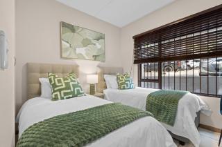 Prime location in upmarket security estate - 7