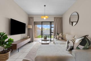 Prime location in upmarket security estate - 6